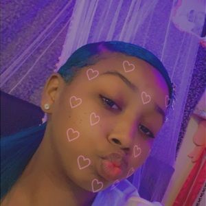 Meet your Posher, Amaya